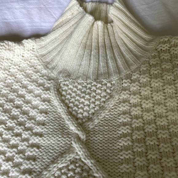 Dynamite Vintage Wool/Acrylic blend Chinky Cream Sweater Size M - Picture 4 of 13
